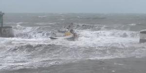 Le courage d’un équipage de marins pris en pleine tempête