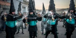 Conoce a los incensarios: una singular tradición de la Semana Santa de Granada