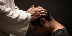 El padre olvidó darme la absolución, ¿perdonó mis pecados?