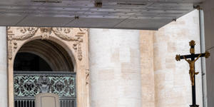 Ces symboles qui montrent que le Vatican n’a plus de pape