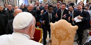 Pope to comedians: By making people smile you make God smile