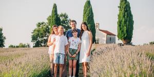 O družinskem življenju na kmetiji pravita: “Skupno delo je doprinos k vzgoji”
