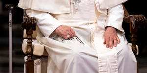 Pope: Pray Rosary every day for those suffering “madness of war”