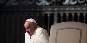 Freed Israeli hostages and relatives meet Pope Francis 