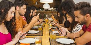 Pope praises ‘imprudent’ bishop’s lesson on cell phones