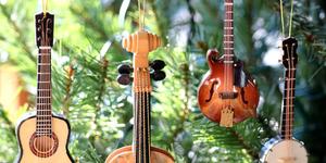 New bluegrass Christmas tunes from The Hillbilly Thomists