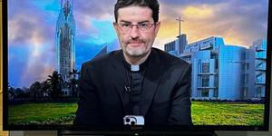 Popularny w mediach społecznościowych ksiądz został uzdrowiony z raka. „Nie trać nadziei”