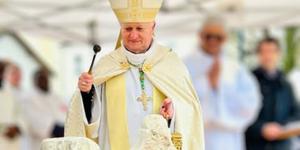 La première pierre d’une église posée à Chelles