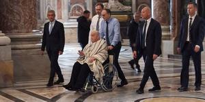 À Rome, la dernière apparition du Pape, entre étonnements et interrogations