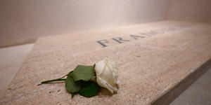 St. Thérèse: Pope Francis got a white rose when he left hospital