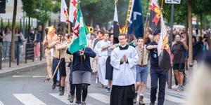 [EN IMAGES] Les trois mouvements scouts réunis devant la Tunique du Christ