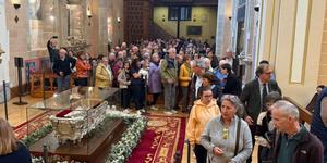 Multitudinaria exposición del cuerpo incorrupto de santa Teresa de Ávila