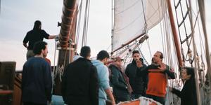 Jóvenes del barco Bel Espoir muestran cómo promover la paz 
