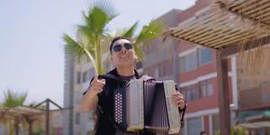 La cumbia del Papa, ¡un éxito veraniego garantizado!