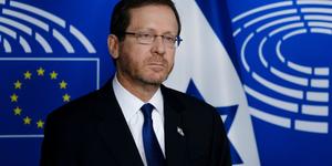 Leão XIV fala sobre antissemitismo, ajuda à Terra Santa com o presidente de Israel