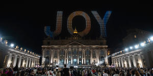 Vatican lights up the world with music and hope (photos)