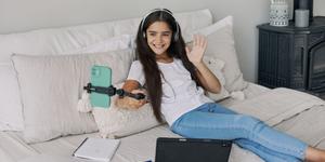 ¿Es bueno dejar a mis hijos subir contenido a redes?