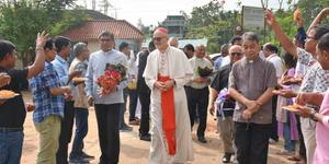 Cardinal Czerny visits “world’s most persecuted people”