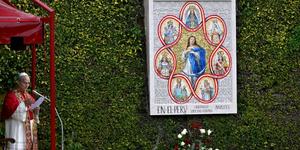 Los colores andinos ahora en los jardines del Vaticano