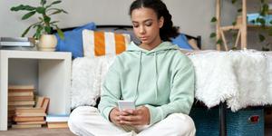 Ils ont vécu sans smartphone jusqu’à 15 ans et racontent leur expérience