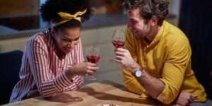 Couple : voilà par quoi remplacer votre soirée Netflix ce soir !