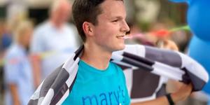 Denis, 19 ans, un triathlon pour changer des vies