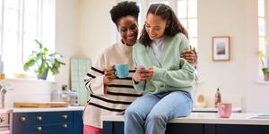 ¿Es bueno revisar el celular de mis hijos? ¿ y cómo hacerlo? 