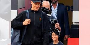 Sofia, la petite fille qui a touché le cœur de Jannik Sinner, numéro 1 mondial de tennis