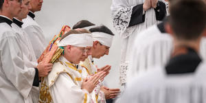 Le catholicisme est-il une “religion de l’homme” ?