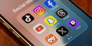 L’impact colossal des réseaux sociaux sur le comportement des 15-24 ans