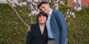 Sin duhovnik hvaležen mami: “Sočutja in ljubezni se naučiš, ko imaš zgled”
