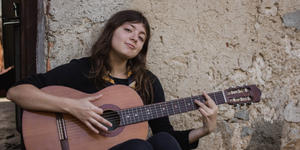 “Ko sem žalostna, pišem o lepih stvareh”