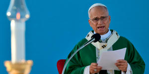 Pope points out “vicious cycle” fueling global catastrophe