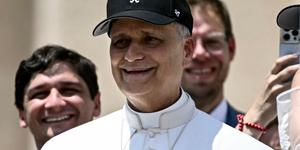 The story behind the viral photo of Pope Leo’s identity