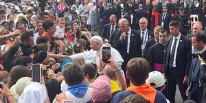 À Lourdes, l’émotion des malades et de leurs proches après la rencontre avec Léon XIV