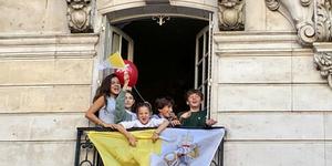 [EN IMAGES] Léon XIV est arrivé, Paris en effervescence