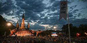 150.000 fidèles participent à la messe de Léon XIV à Lourdes