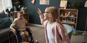Frères et sœurs de personnes handicapées : les aidants de l’ombre