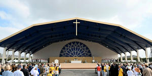 Revivez en images la messe célébrée par Léon XIV place de la Concorde