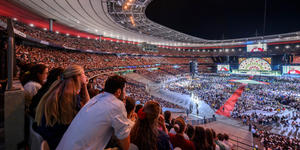 Porteurs de reliques, figurants, chef de chœur… ils ont donné du souffle au Stade de France