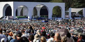 150.000 fidèles participent à la messe de Léon XIV à Lourdes