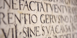 Pourquoi le latin reste-t-il la langue officielle de l’Église ?