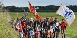 Tentes, pains, hosties… Les chiffres gigantesques du pèlerinage de Chartres