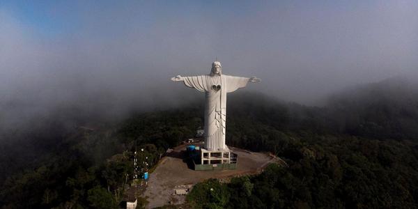 Dados do IBGE sobre a fé do povo brasileiro