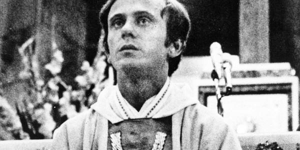 Jak zginął ks. Jerzy Popiełuszko? Lekarz wyjaśnia, co mówi dokumentacja sekcji