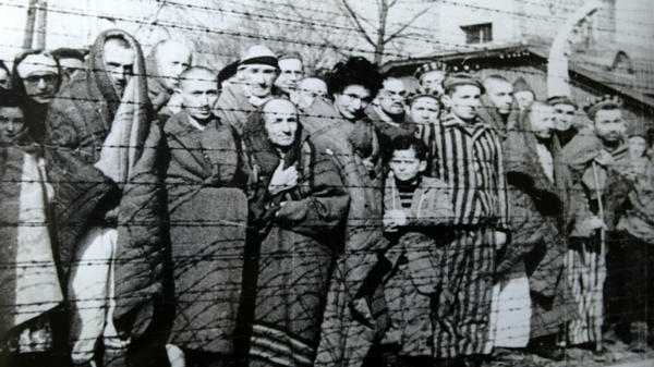 AUSCHWITZ, OBÓZ