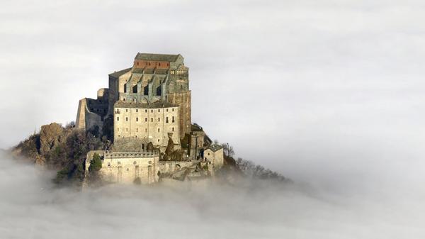 KOŚCIOŁY NA SZCZYTACH GÓR