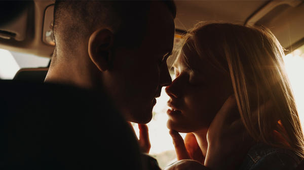 YOUNG COUPLE, KISS,