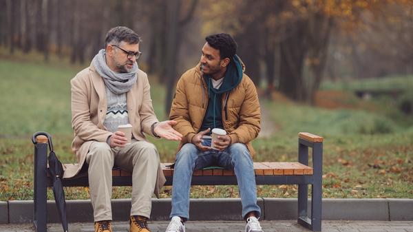 friends-talking-in-the-park