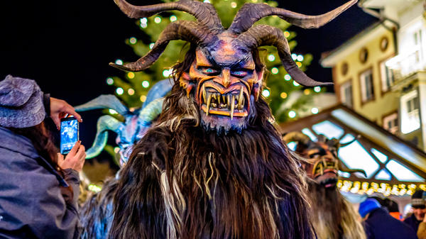 IL KRAMPUS AIUTANTE DI SAN NICOLA BABBO NATALE